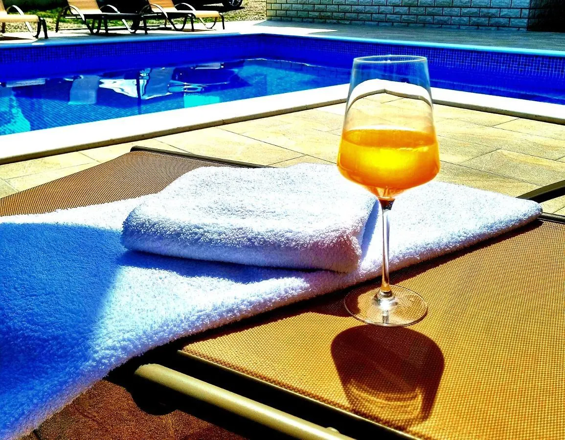 Apartmani Vesna Opric 4*,  Croatia